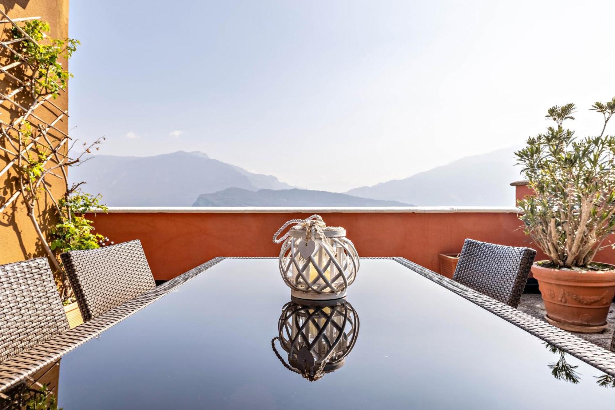 Casa Sara With Swimming Pool Διαμέρισμα Ρίβα ντελ Γκάρντα Εξωτερικό φωτογραφία